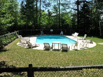 Luxury Vacation Rental in the Heart of North Conway, NH     CALL (978) 815-3778