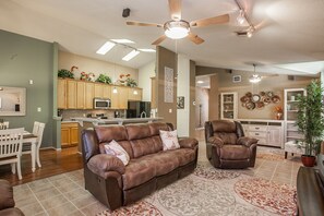 Living room
