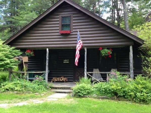 Welcome to the 
Claryville Cabin!