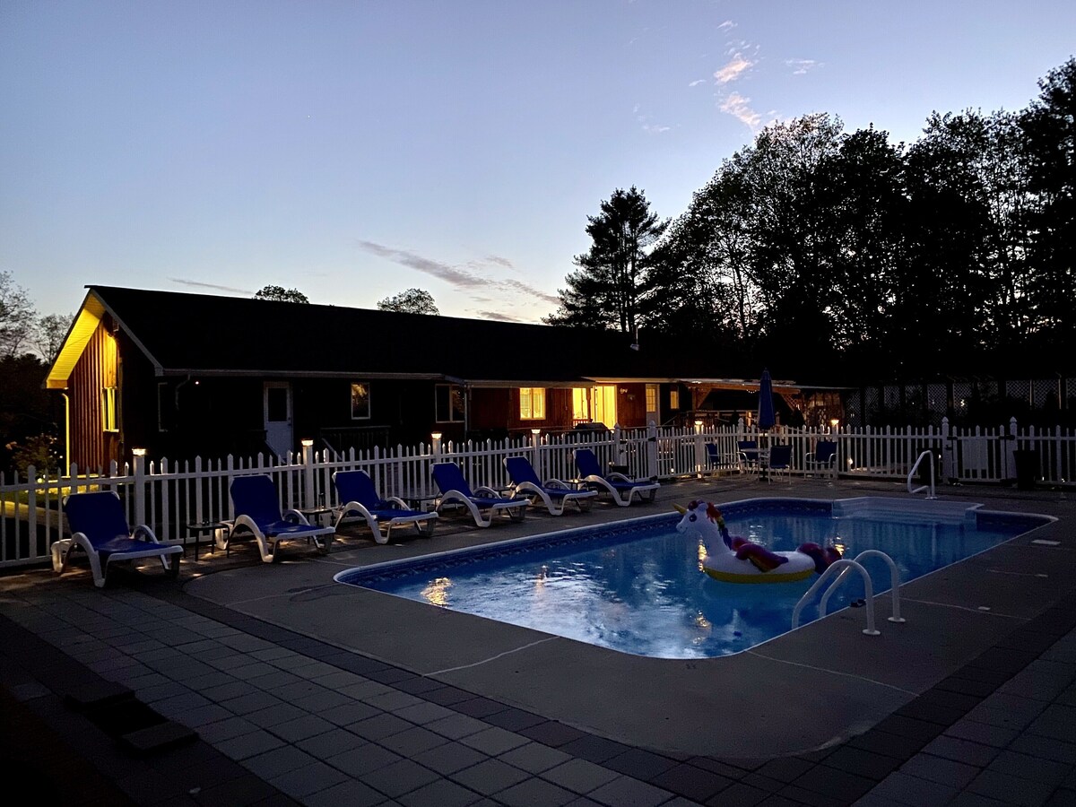 Adirondack Riverside Retreat – Minutes to Lake George, close to Gore Mountain