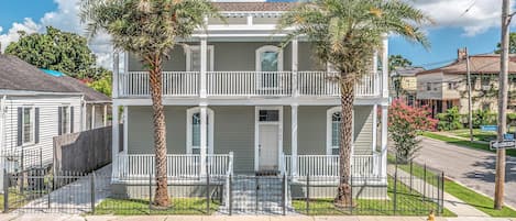 Front view of the Baronne St. Property