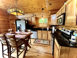 Open and Spacious Kitchen is a Chef's Delight!
