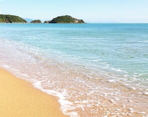 Praia em frente a casa