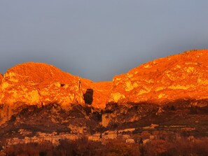 COUCHER DE SOLEIL  " Mas de Pierre"