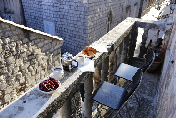 Breakfast on the Balcony