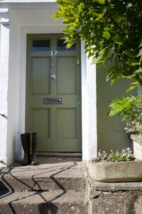 Seventeen The Town House, A Grade II Georgian House in Bath for 2-7 Guests. 