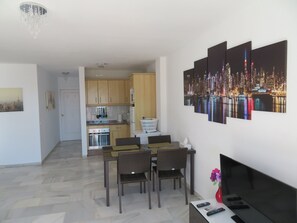 Lounge & Kitchen area