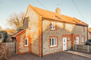 Victory Cottage, Little Walsingham: Perfectly located within easy reach of amenities and many historical attractions
