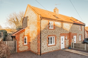 Victory Cottage, Little Walsingham: Perfectly located within easy reach of amenities and many historical attractions