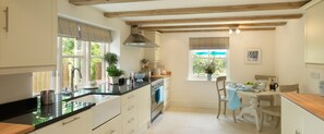 Coast Cottage Kitchen