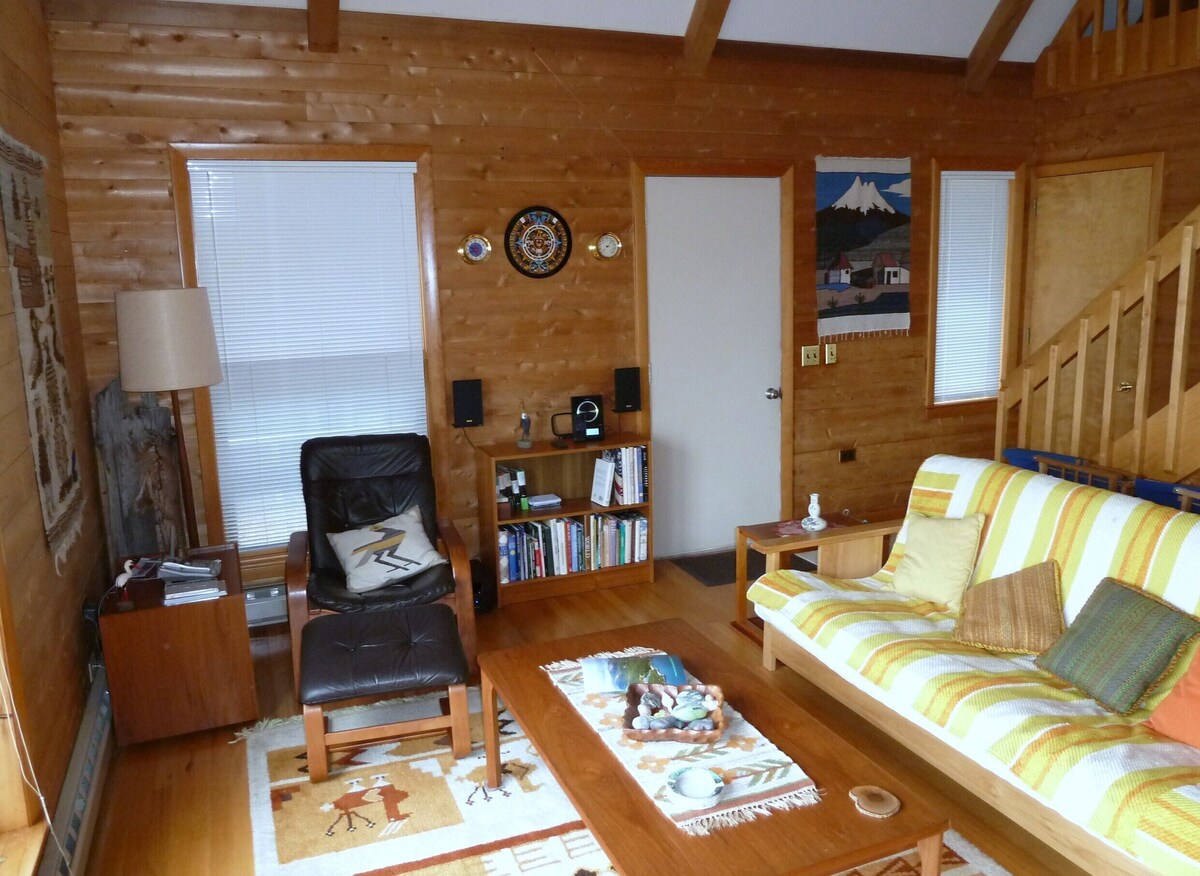 ON THE OCEAN HOME WITH SPECTACULAR VIEWS
