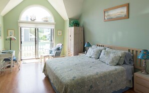 Master bedroom (king bed) with deck