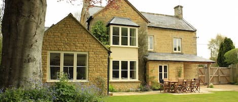 Nethercote House a 6 bedroom traditional stone character property 