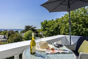 Napoli apartment private balcony & sea view - comfy rattan bistro set