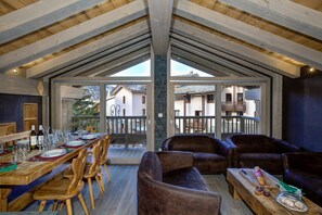 Open Plan Living/Dining Room 