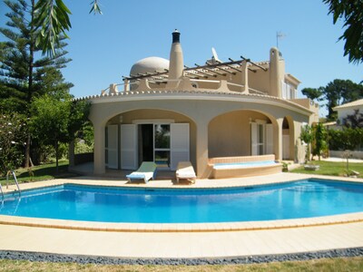 Vilamoura - Spacious villa for 8 + 1, wifi, air conditioning, private pool