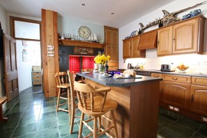 Kitchen with utility room 