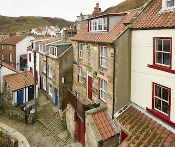  Unique House in Heart of Staithes with Unrivalled Sea/Harbour Views