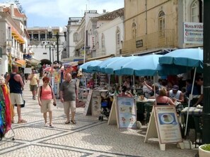 5 th of October Street on which it is Located the Apartment