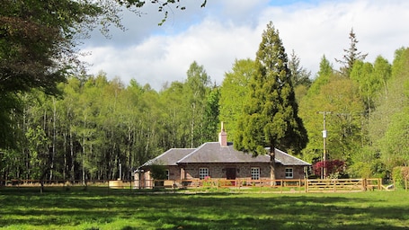 Beautiful Georgian House in secluded grounds with stunning views and woodlands