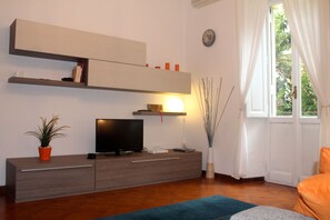 Living room - French doors onto the terrace