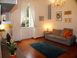 Living room - French doors onto terrace