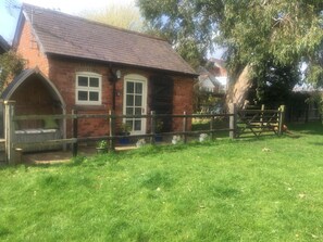 cottage overlooking paddock