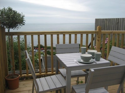 Titha's Cottage - Fully refurbished with lovely sea views
