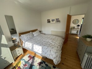 Bedroom 1 - Kingsize