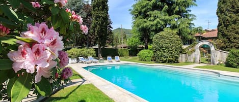 Villa Ida - Lesa, Lake Maggiore - NORTHITALY VILLAS vacation villa rentals