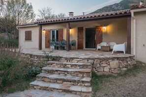 Terrace overseeing the swimming pool