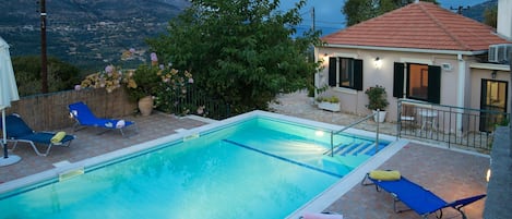 Villa Avvisania, Your dream holiday rental in Kefalonia, nearby Agia Eimiaf