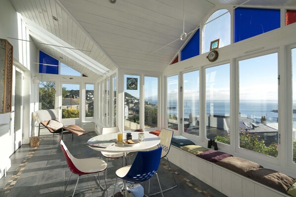 Sea viewing room