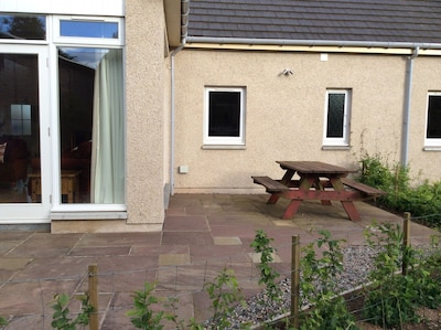 Spacious two bedroom single storey self catering accommodation. Rural setting.