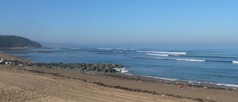 La plage Erromardie vue de la fenêtre de notre appartement.
