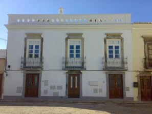 view of the building 