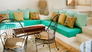The perfect reading nook.
#comfort #portugal #pt #lisbon
