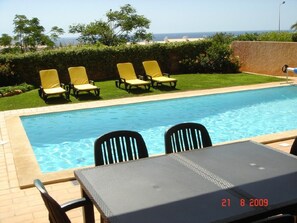 Garden and private swimming pool