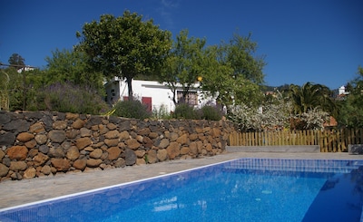 Cómoda casa tradicional canaria con vistas al mar y piscina privada