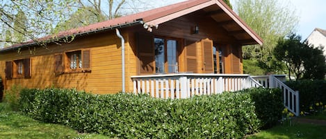 chalet ensoleillé dès le matin 
