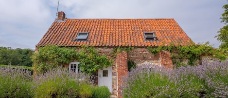 Little Wells, North Creake: Front elevation