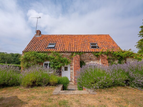 Little Wells, North Creake: Front elevation