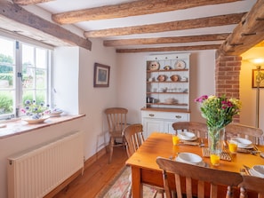 Little Wells: Pretty country cottage with oodles of charm