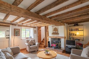 Little Wells, North Creake: There is an external stable door to the garden