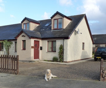 Cosy warm & welcoming modern cottage 1 mile from Aviemore centre -  pet friendly