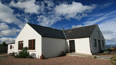 Firth Cottage - stunning views in a peaceful but convenient location