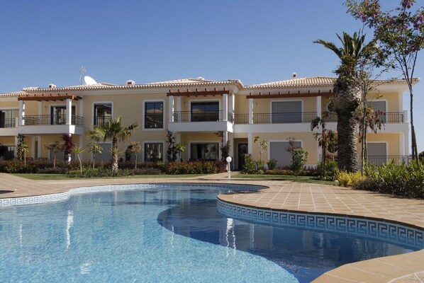 Luxury apartments & pool