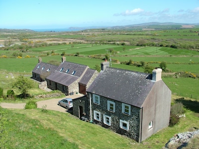 Remote Peaceful Cottage. Great for families. Panoramic Views & Skies. Fresh Air.
