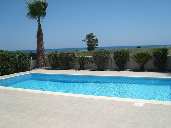 Pool and sea view