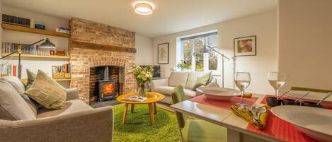 Chiffchaff Cottage, West Raynham: Sitting room